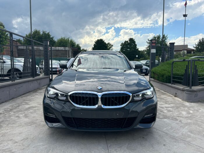 BMW 320d Touring 190 cv. M-sport automatica - immagine 2