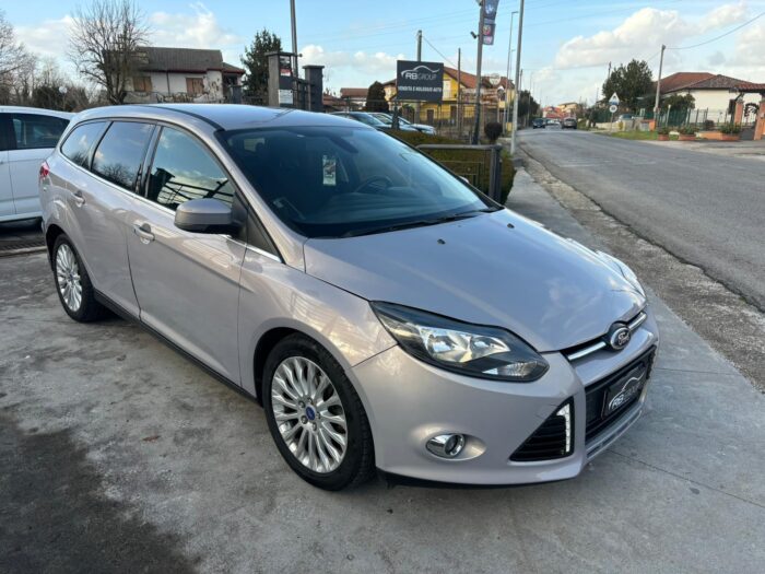 Ford Focus SW 1.6 tdci Titanium 115cv - immagine 3