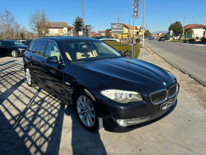 BMW 520d Touring Business auto - immagine 3