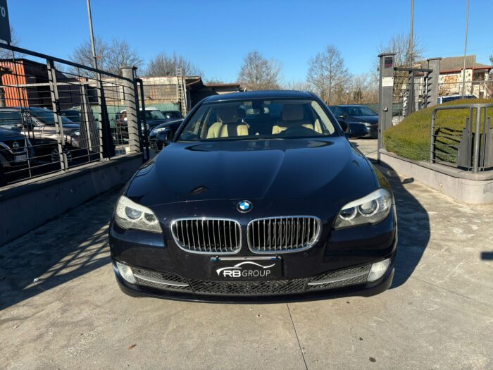 BMW 520d Touring Business auto - immagine 2